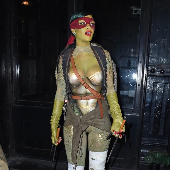 Rihanna Dressed As A Ninja Turtle - Picture 2 of 3